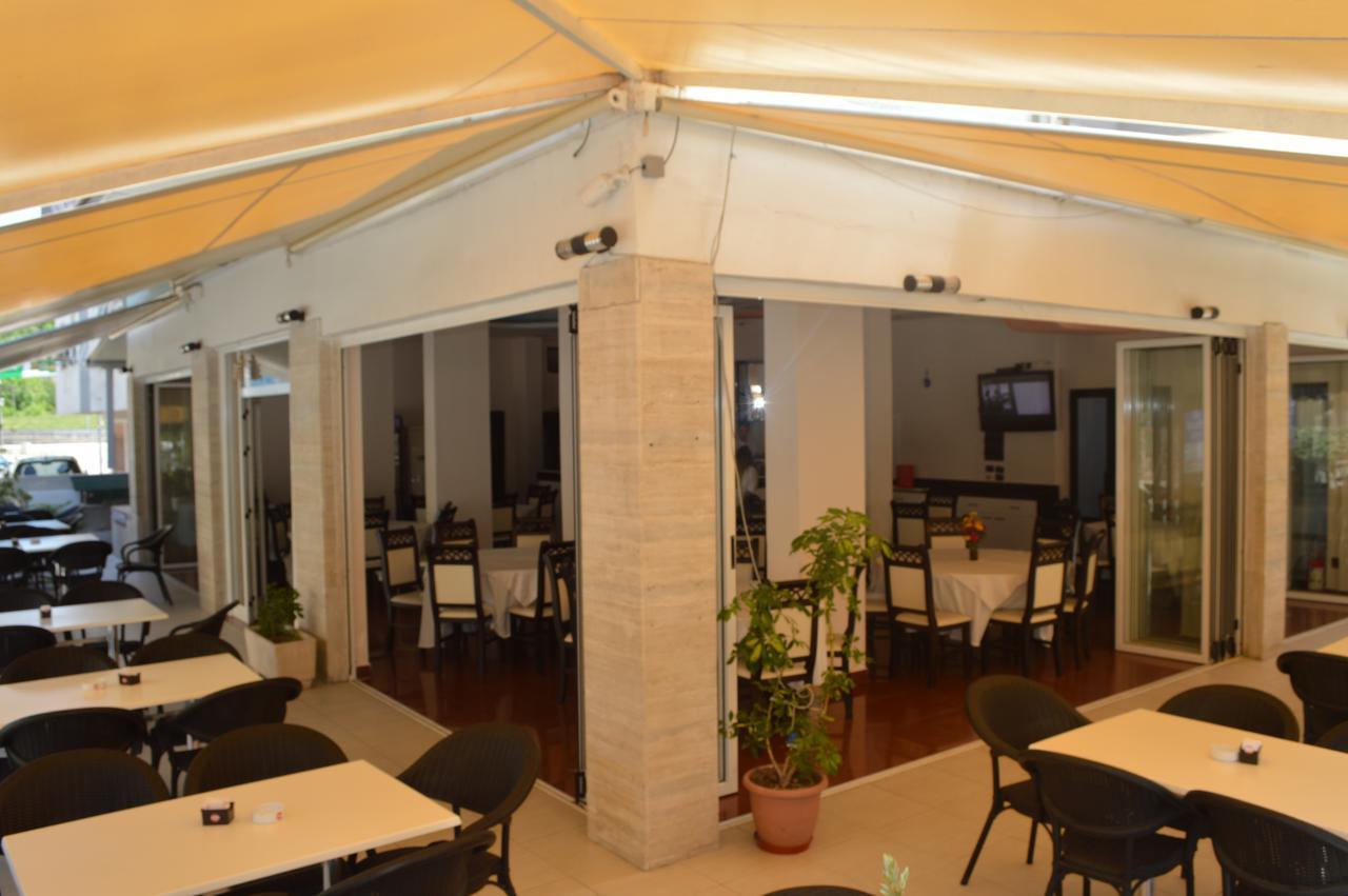 Hotel Riviera Durrës Kültér fotó
