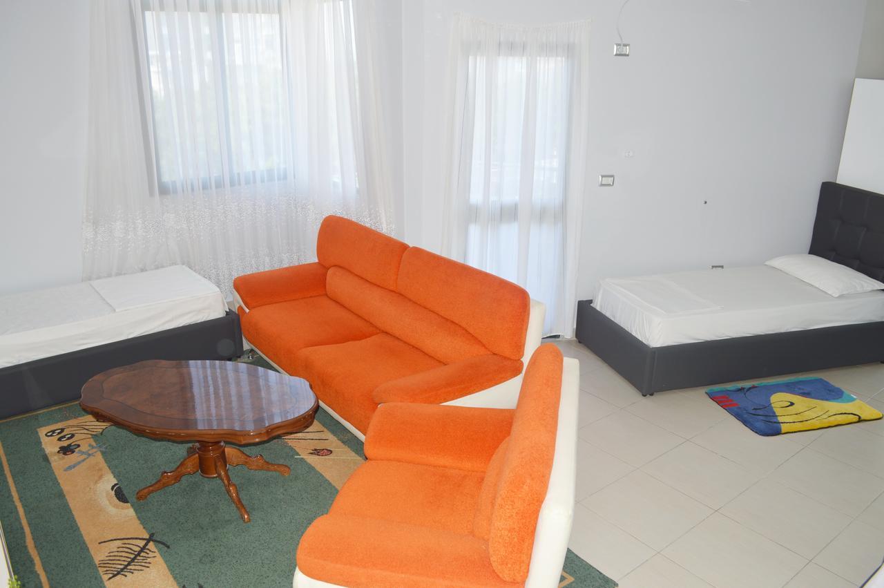 Hotel Riviera Durrës Kültér fotó