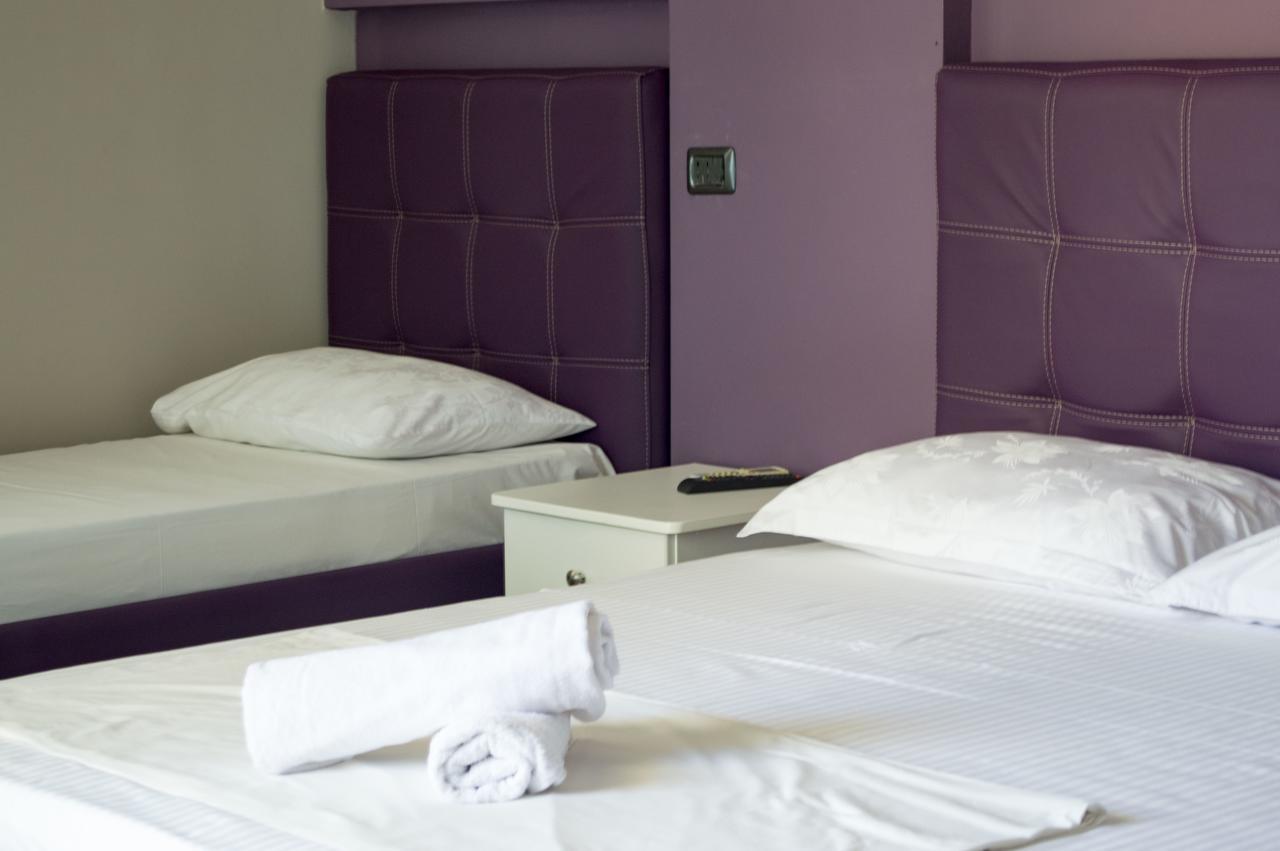 Hotel Riviera Durrës Kültér fotó