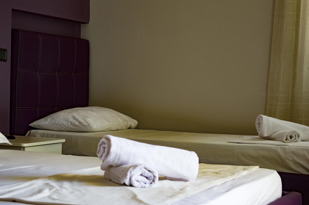 Hotel Riviera Durrës Kültér fotó