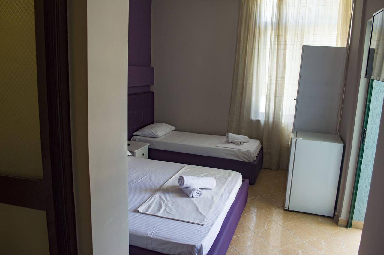 Hotel Riviera Durrës Kültér fotó