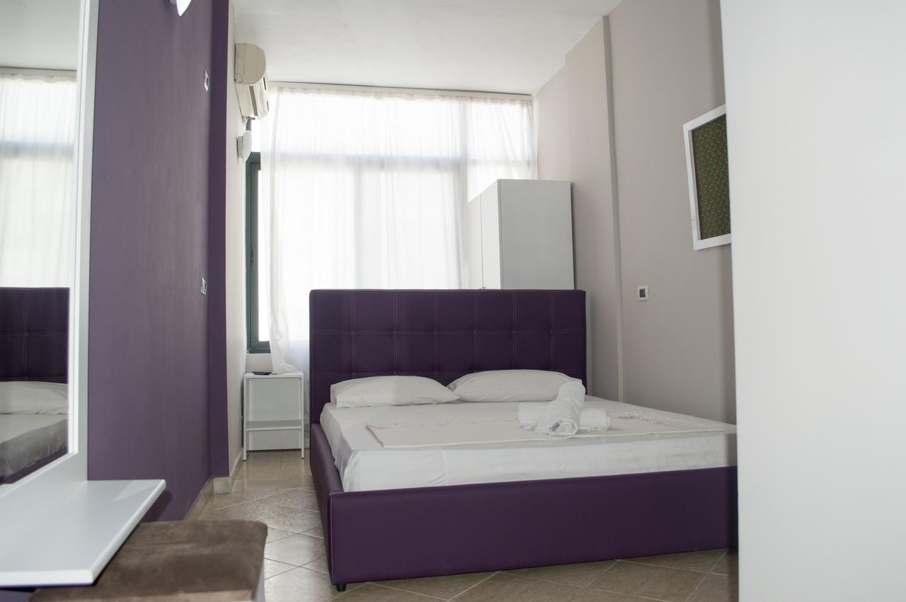 Hotel Riviera Durrës Kültér fotó