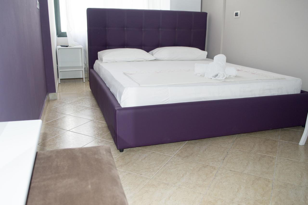 Hotel Riviera Durrës Kültér fotó