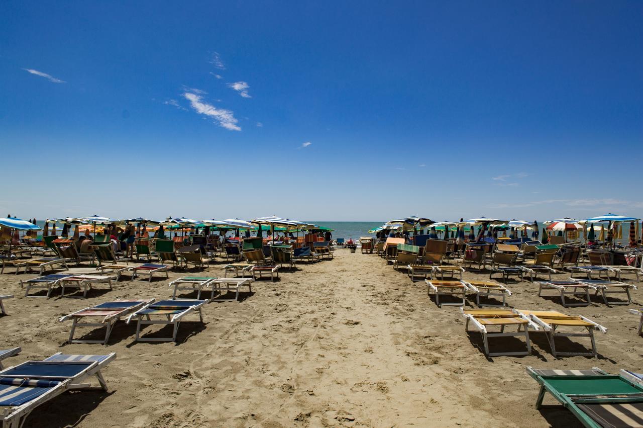 Hotel Riviera Durrës Kültér fotó
