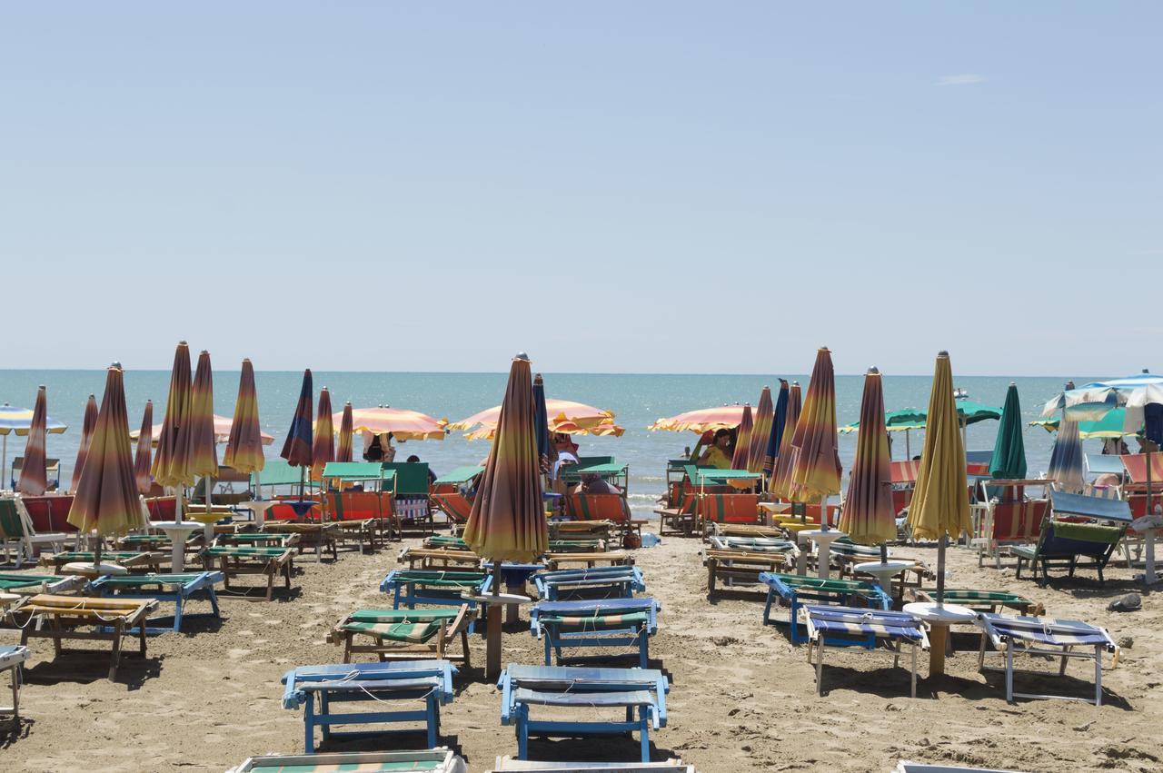 Hotel Riviera Durrës Kültér fotó