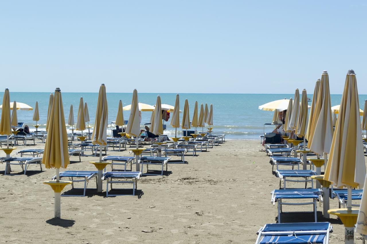 Hotel Riviera Durrës Kültér fotó