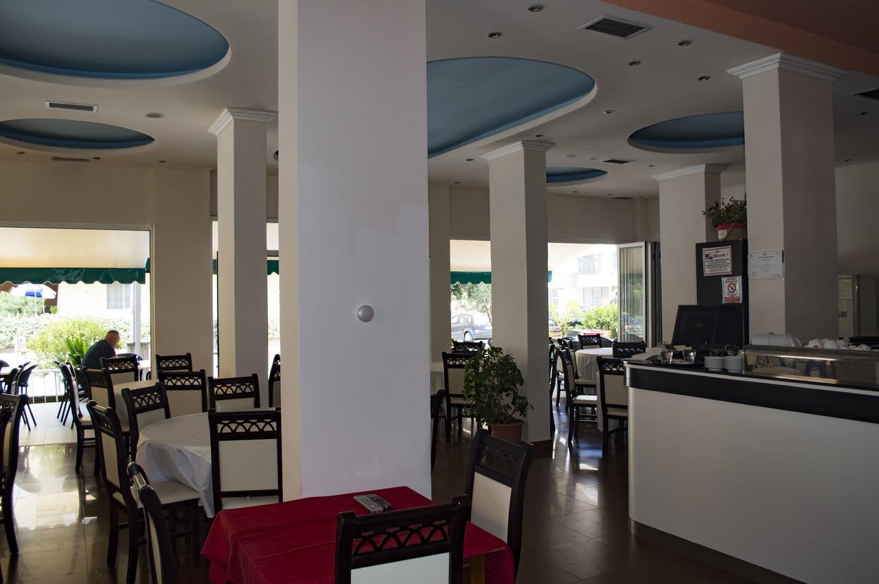 Hotel Riviera Durrës Kültér fotó